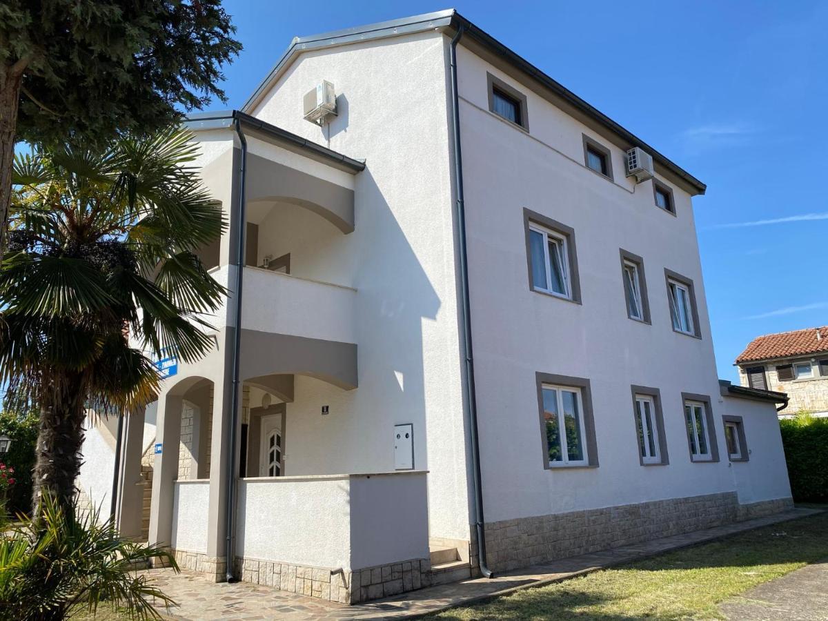 Apartments&Zimmer Jasmine Funtana Exterior foto